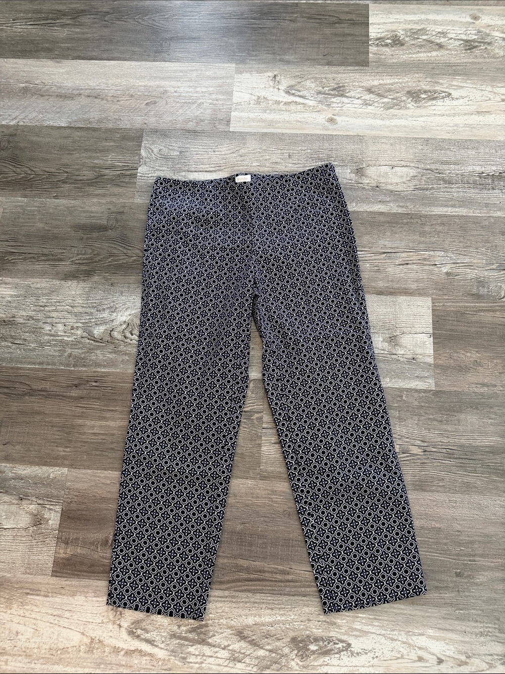 Laundry By Shelli Segal Navy and White Printed Capris